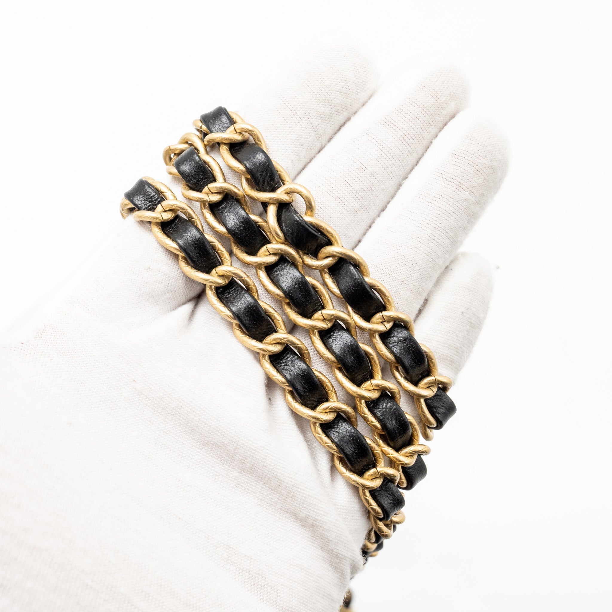chanel-23b-mini-flap-bag-detail-chain-lambskin-black-ghwmicrochip-copy