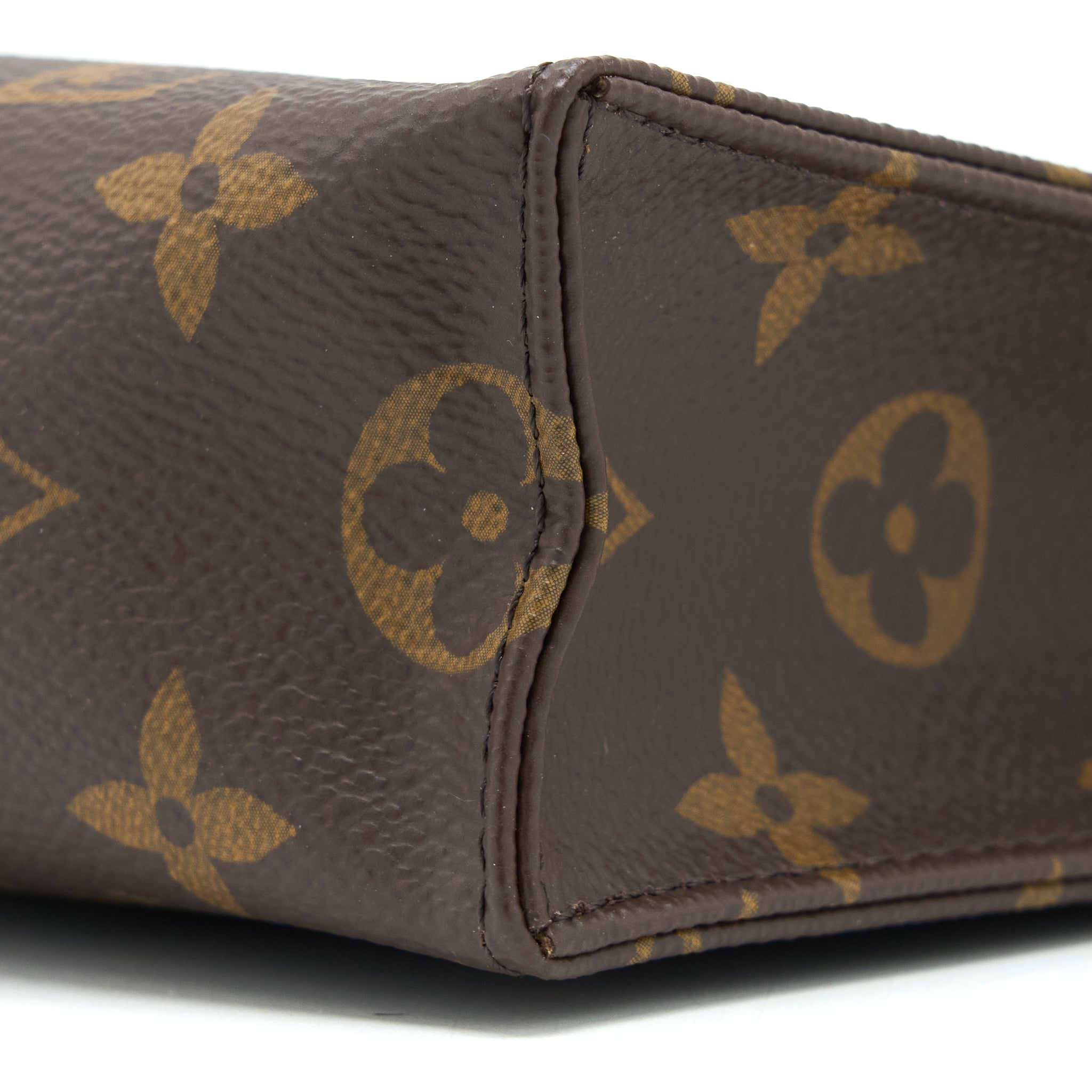 louis-vuitton-toiletry-pochette-26-monogram-canvas-ghw-6