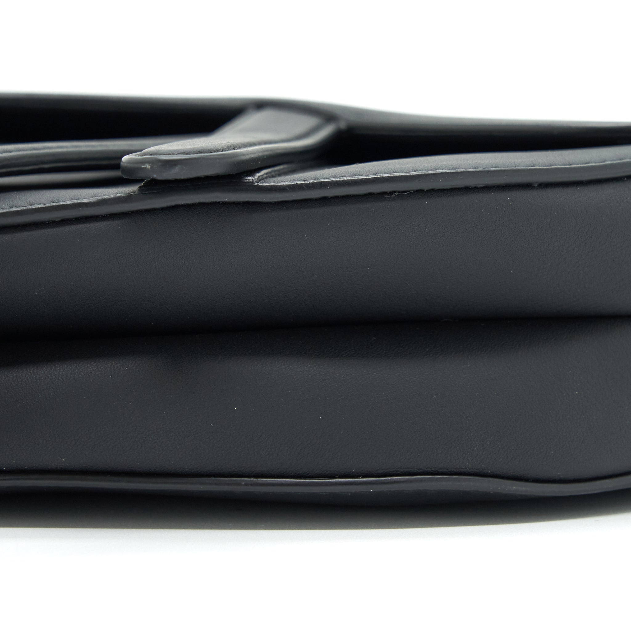 dior-mini-saddle-calfskin-so-black-with-an-extra-shoulder-strap