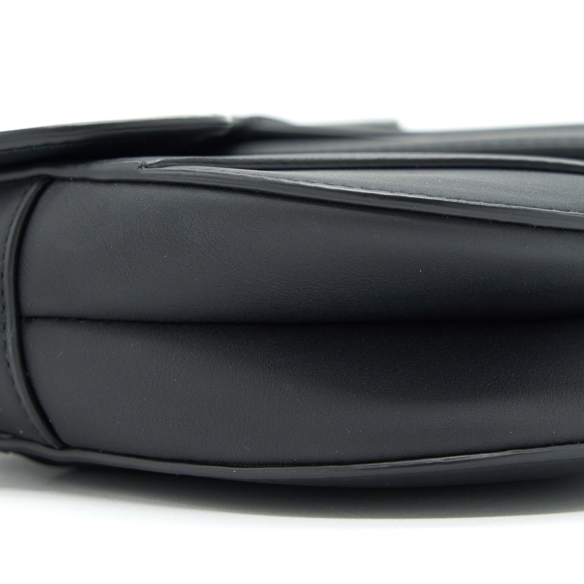 dior-mini-saddle-calfskin-so-black-with-an-extra-shoulder-strap