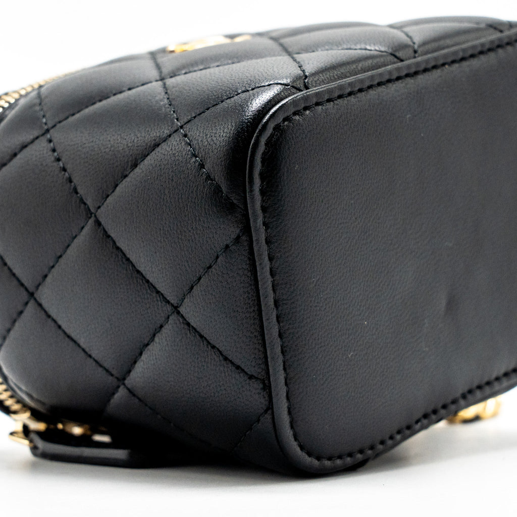 chanel-pearl-crush-mini-vanity-with-chain-lambskin-black-ghw-3