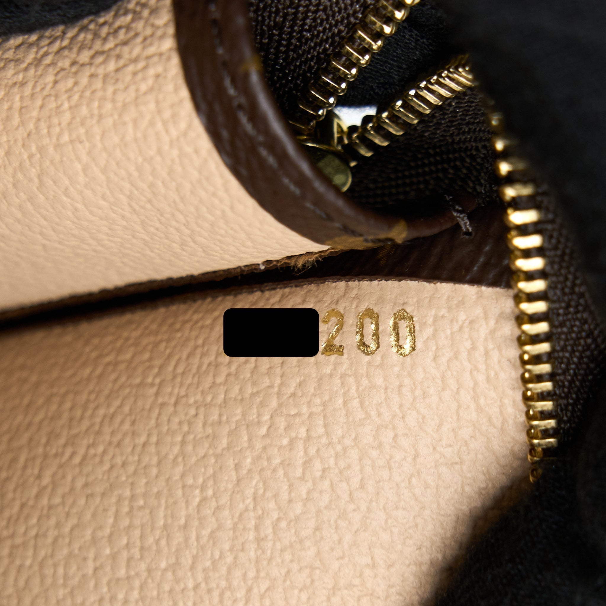 louis-vuitton-toiletry-pochette-26-monogram-canvas-ghw-6