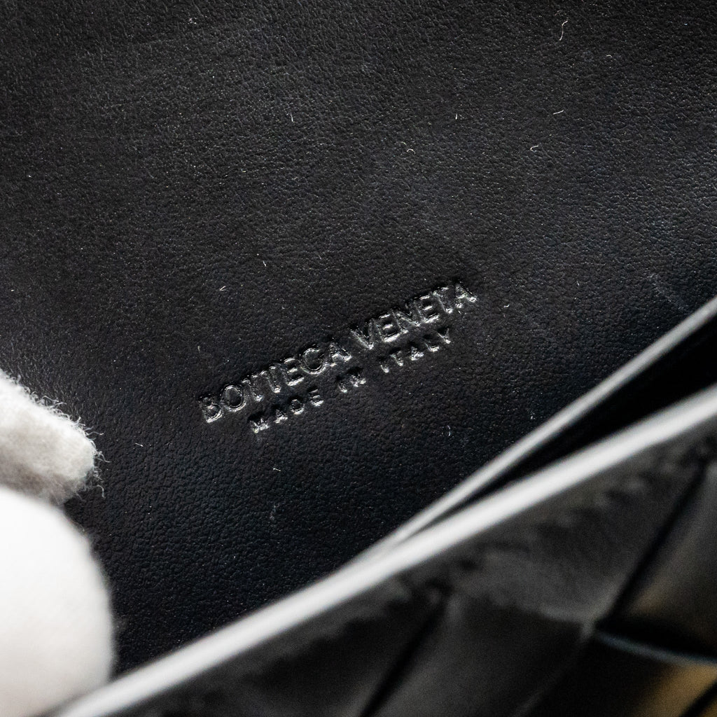 bottega-veneta-andiamo-clutch-lambskin-black-ghw