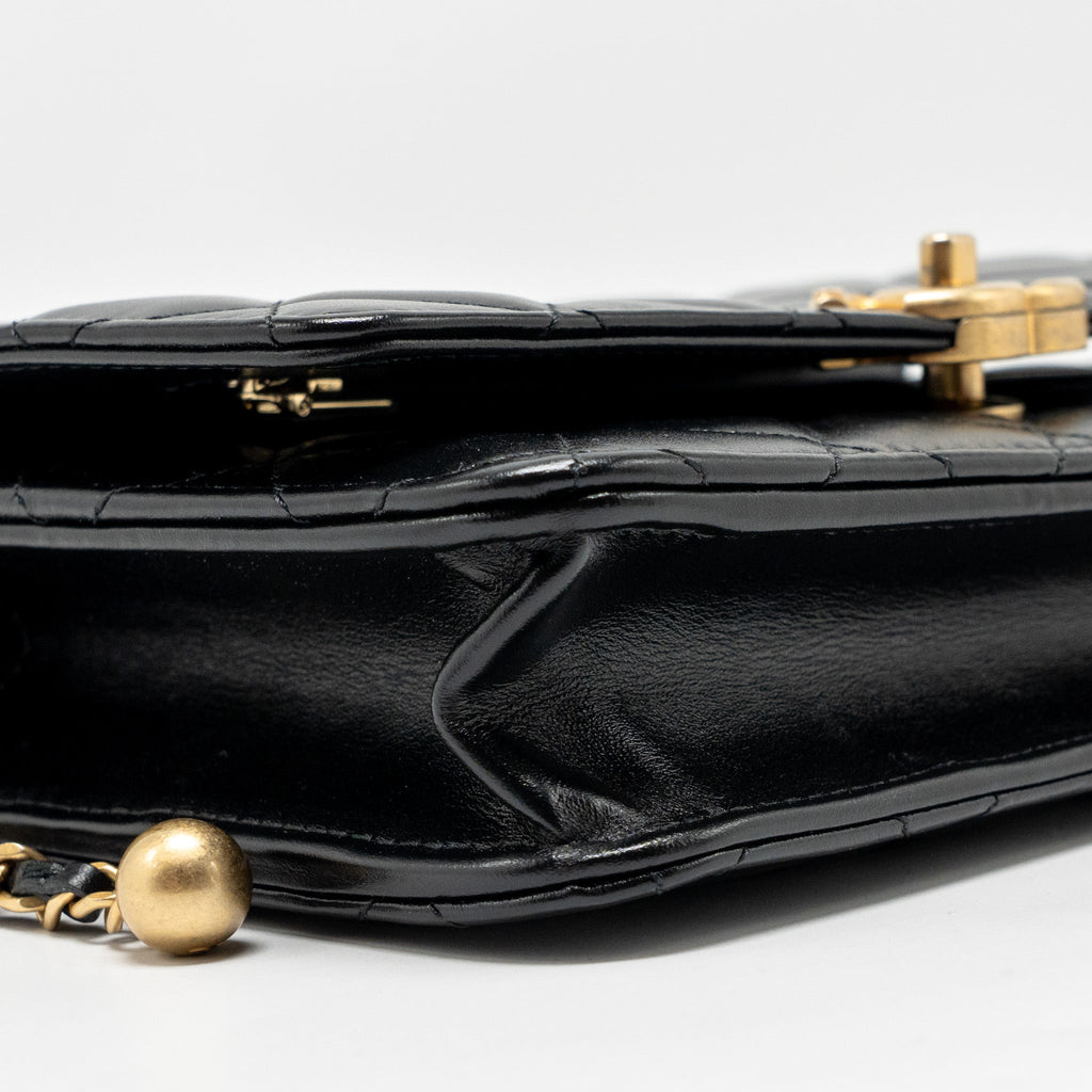 chanel-24c-gold-crush-wallet-on-chain-calfskin-black-ghwmicrochip