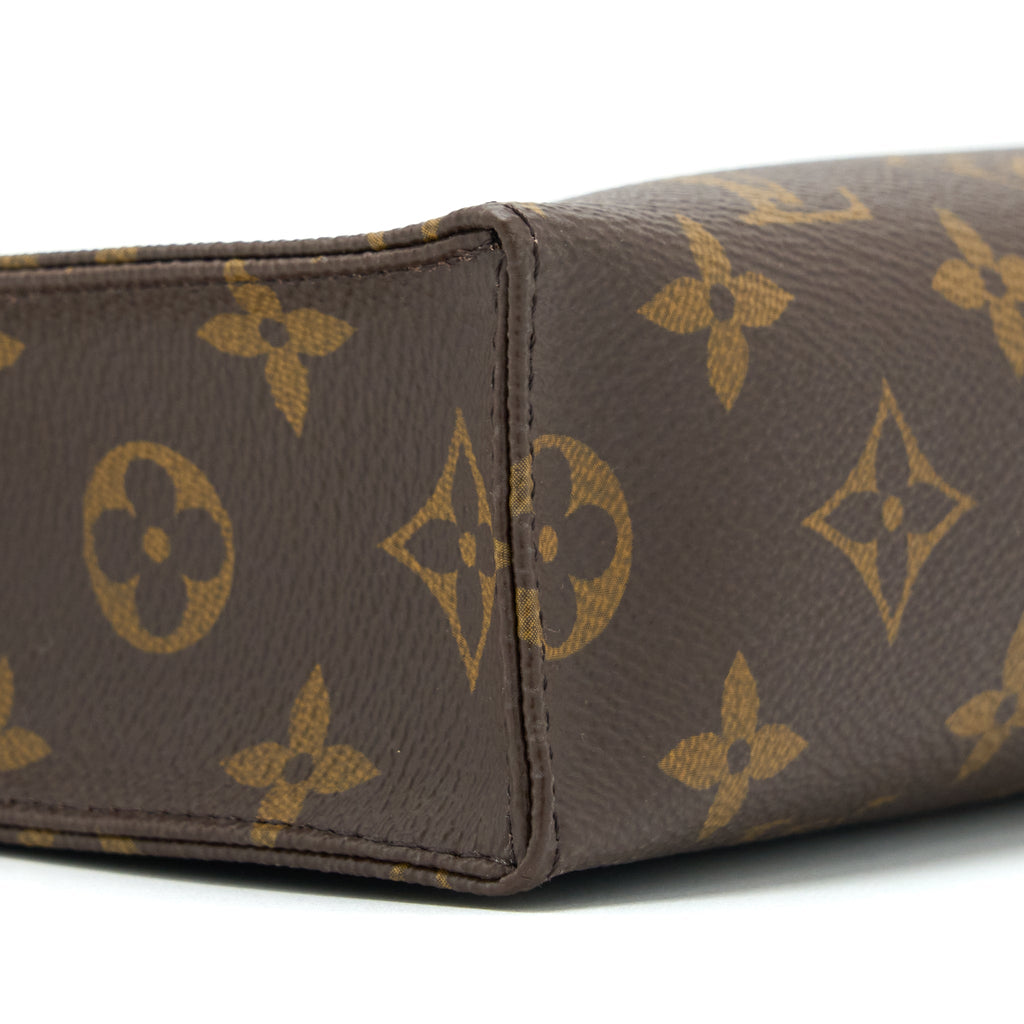 louis-vuitton-toiletry-pochette-26-monogram-canvas-ghw-1