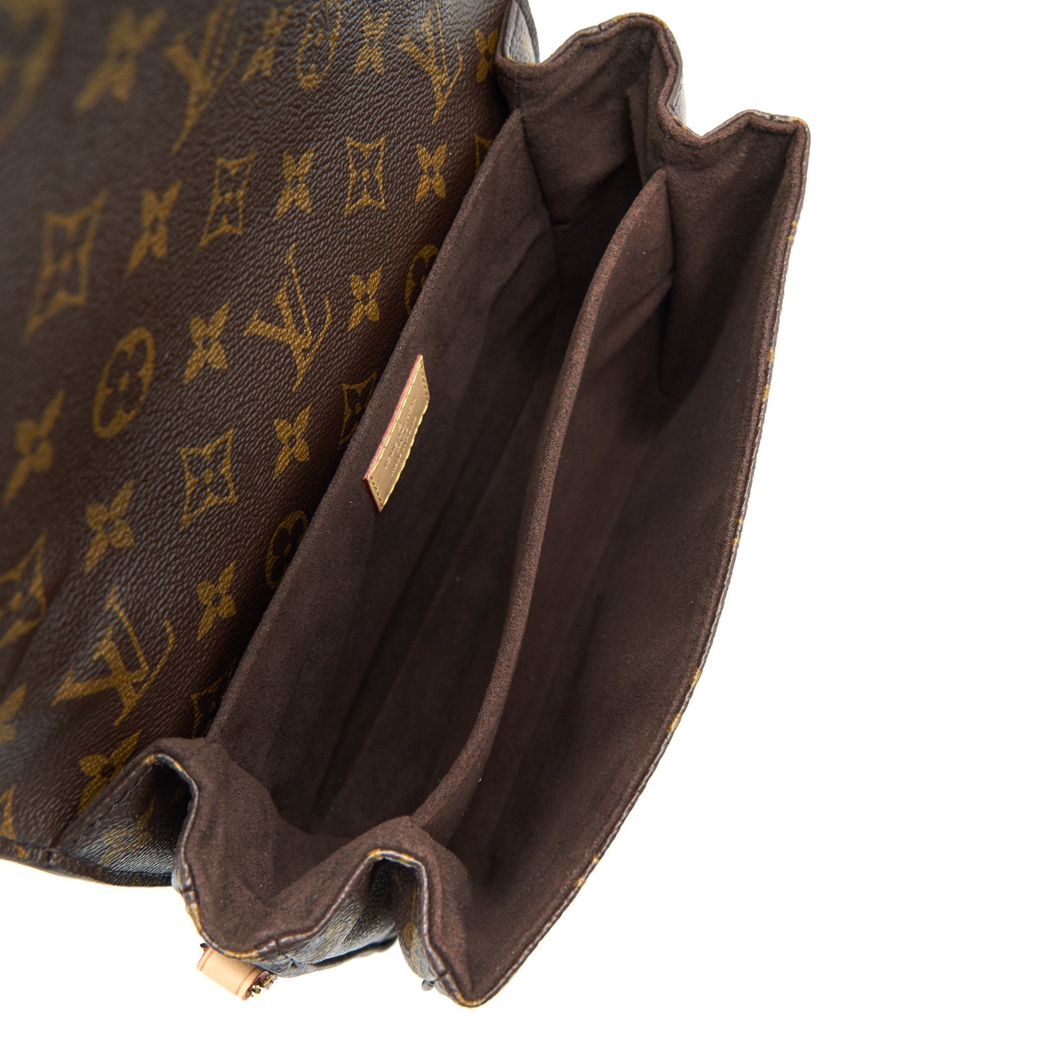louis-vuitton-monogram-canvas-pochette-metis-1