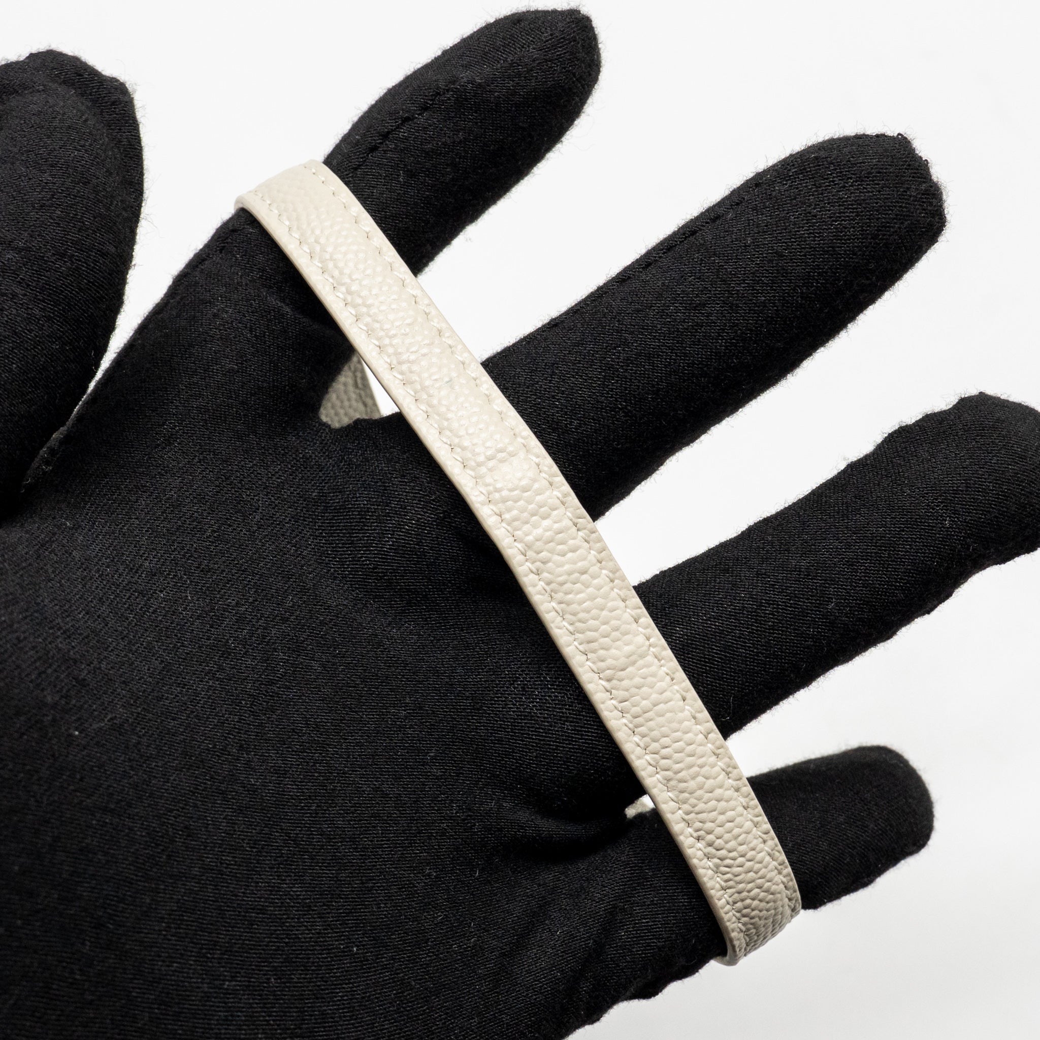saint-laurent-envelope-flap-pouch-grained-calfskin-blanc-vintage-ghw