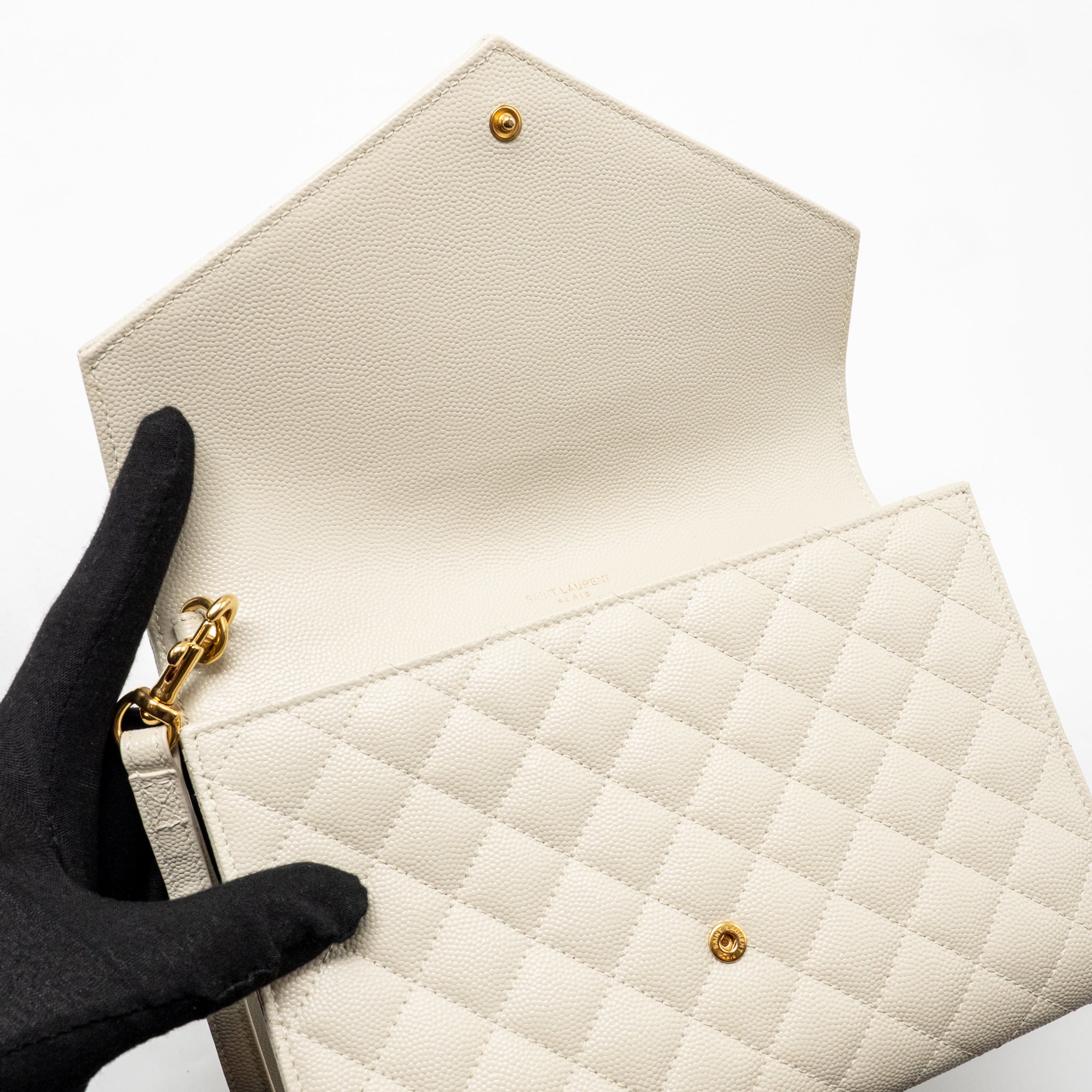 saint-laurent-envelope-flap-pouch-grained-calfskin-blanc-vintage-ghw