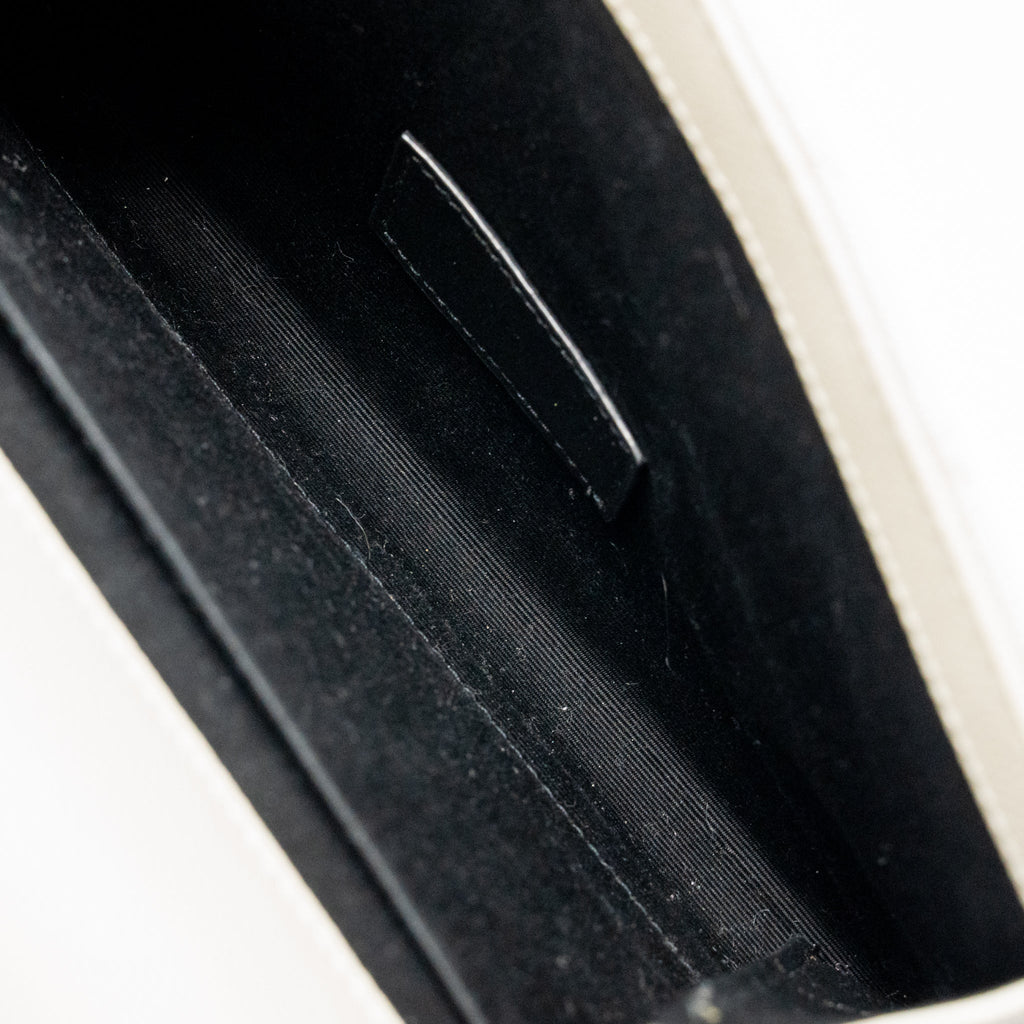saint-laurent-envelope-flap-pouch-grained-calfskin-blanc-vintage-ghw