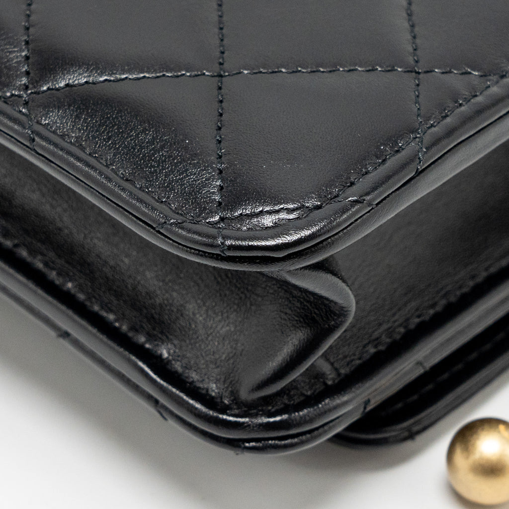 chanel-24c-gold-crush-wallet-on-chain-calfskin-black-ghwmicrochip
