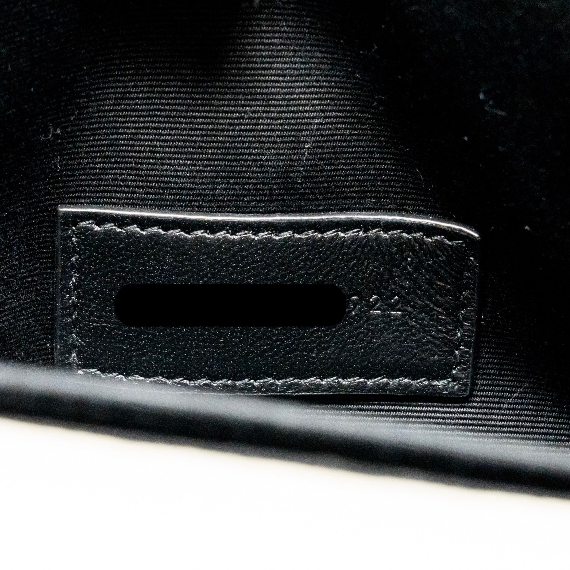 saint-laurent-envelope-flap-pouch-grained-calfskin-blanc-vintage-ghw