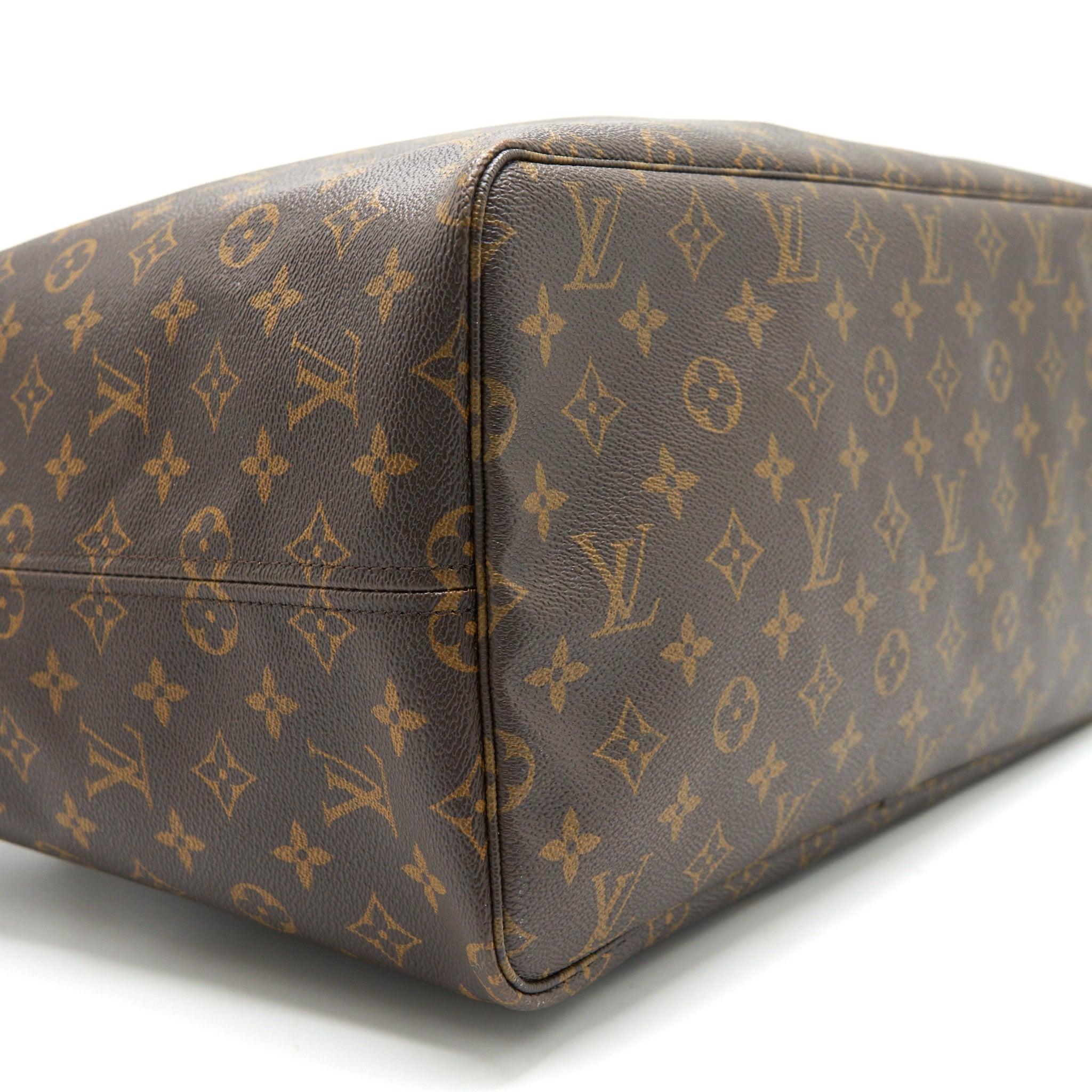 louis-vuitton-neverfull-gm-monogram-canvas-small-pouch-missing