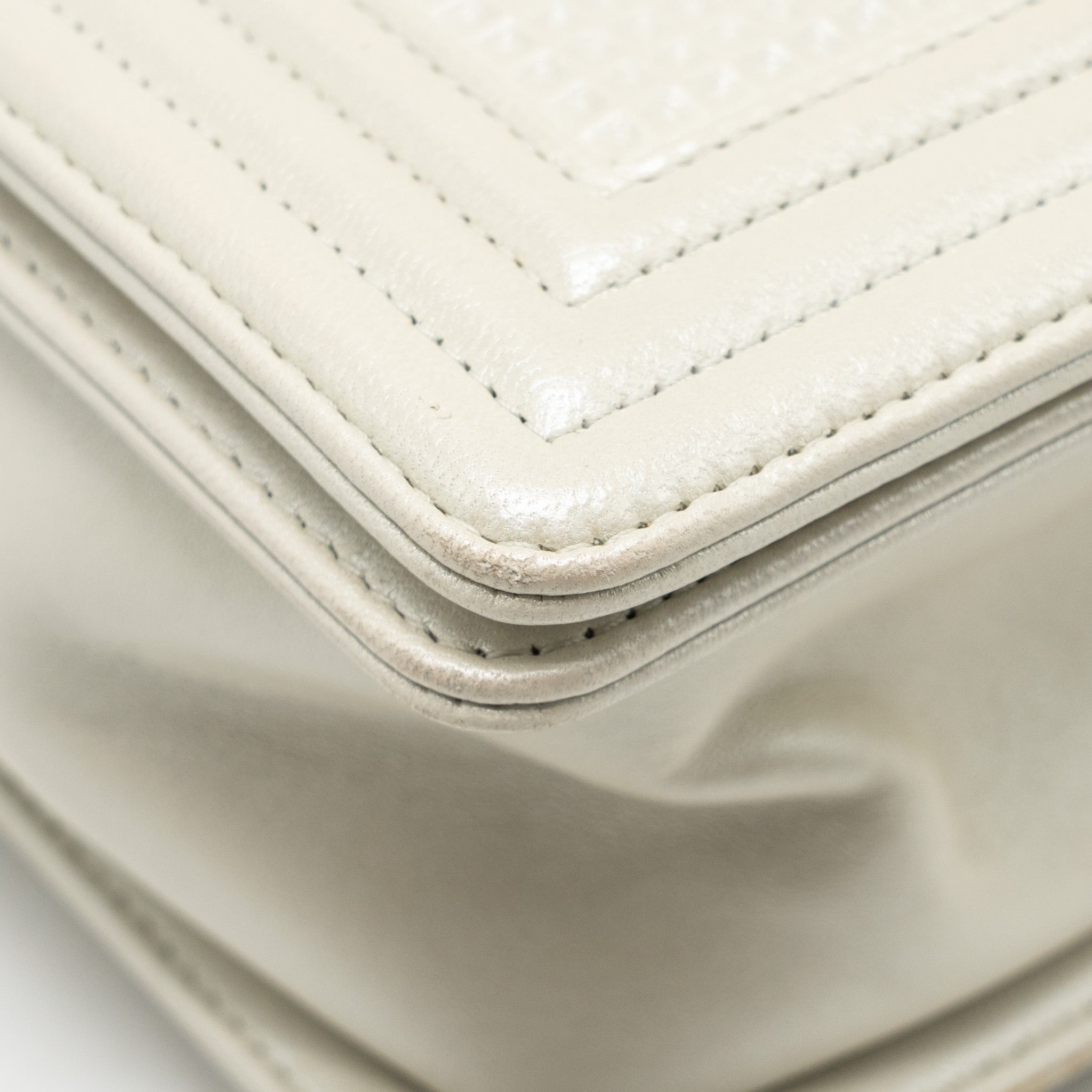 chanel-boy-bag-white