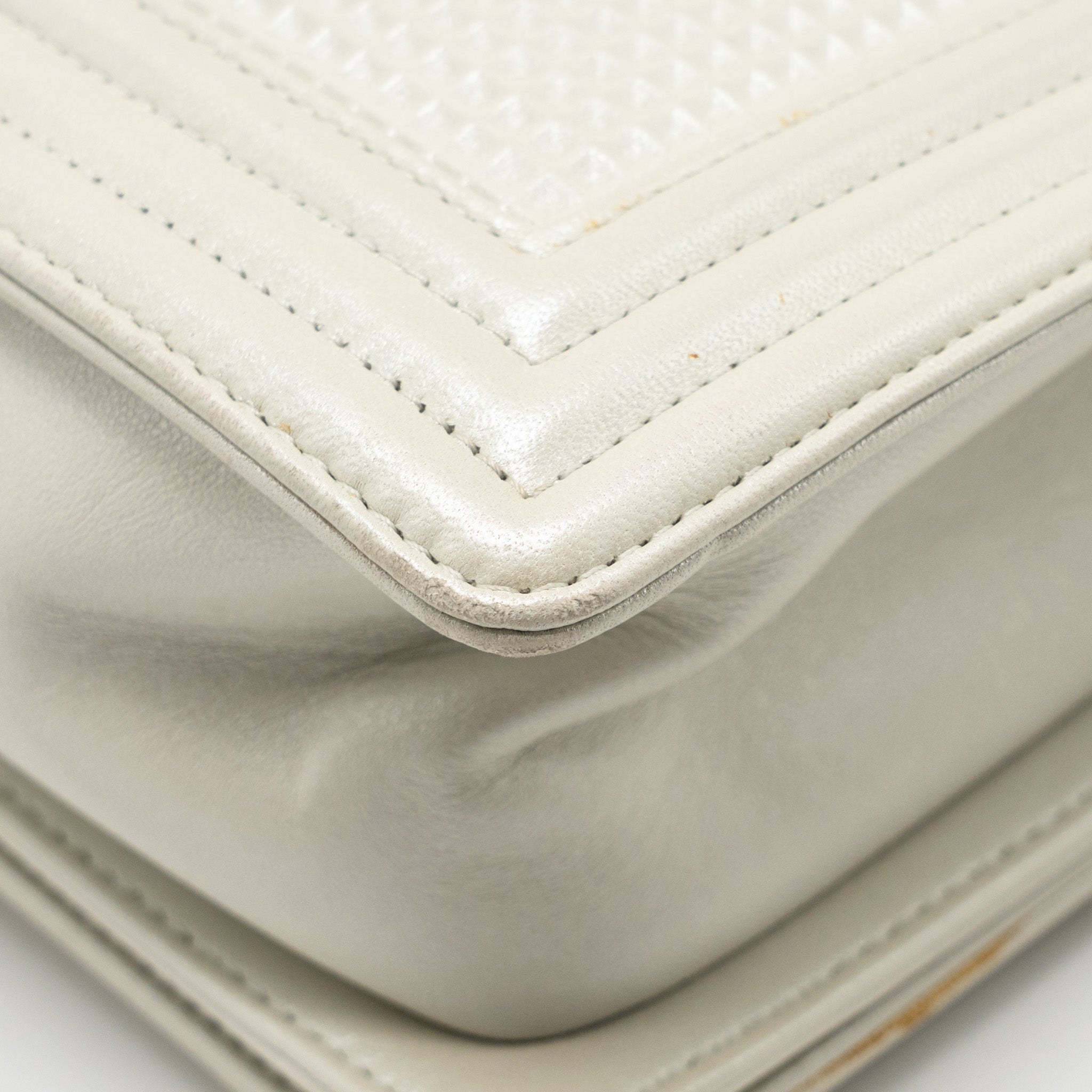 chanel-boy-bag-white