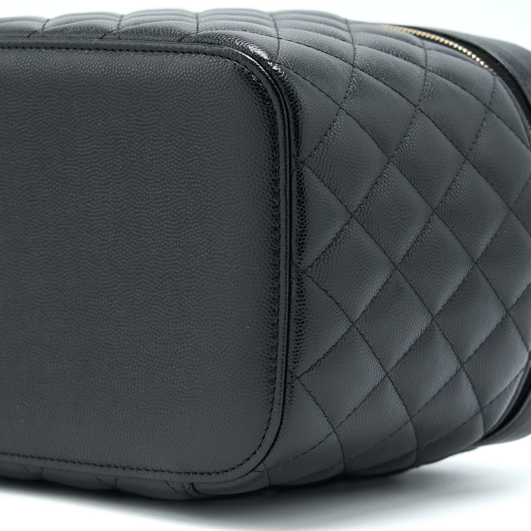 chanel-top-handle-vanity-case-caviar-black-lghw-2