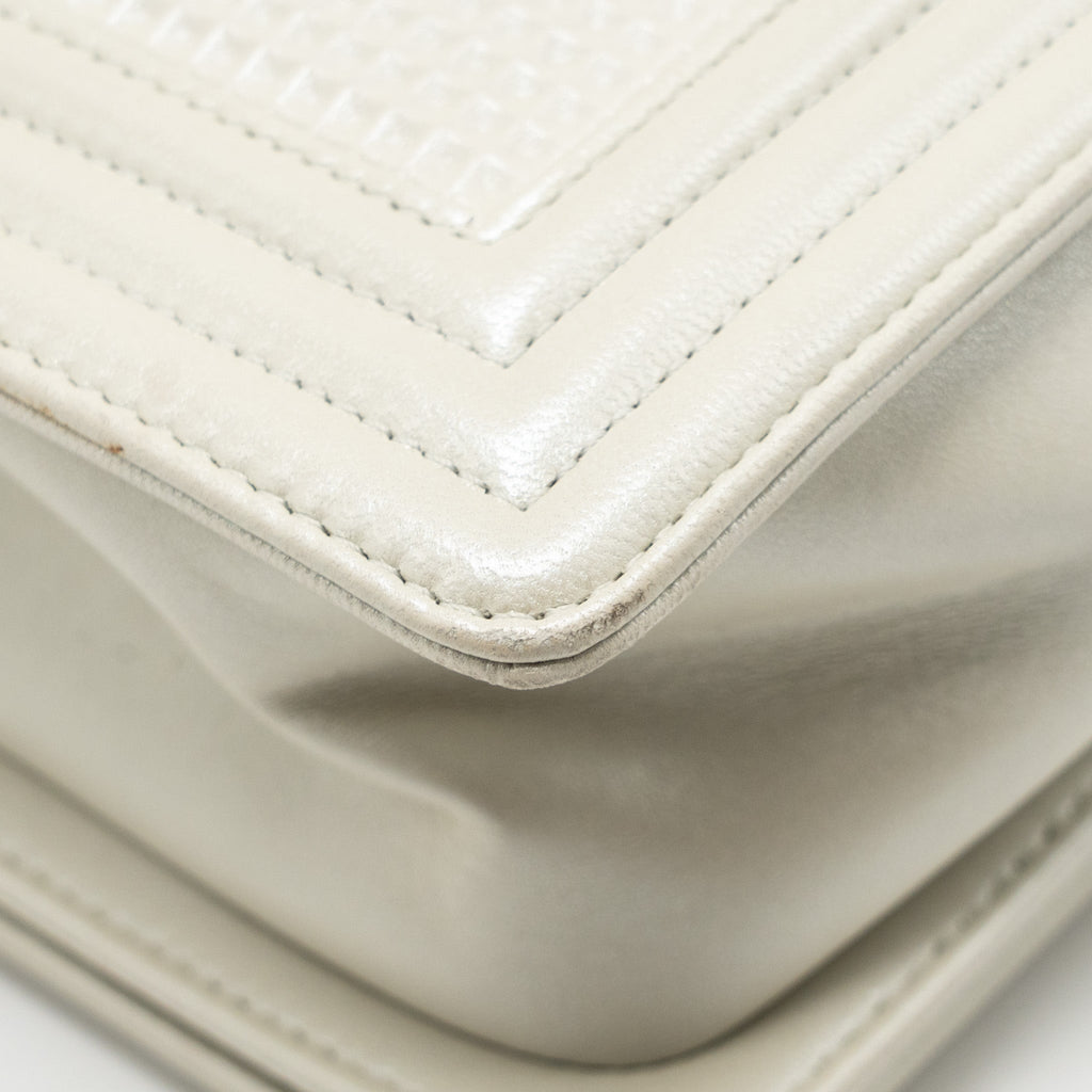 chanel-boy-bag-white