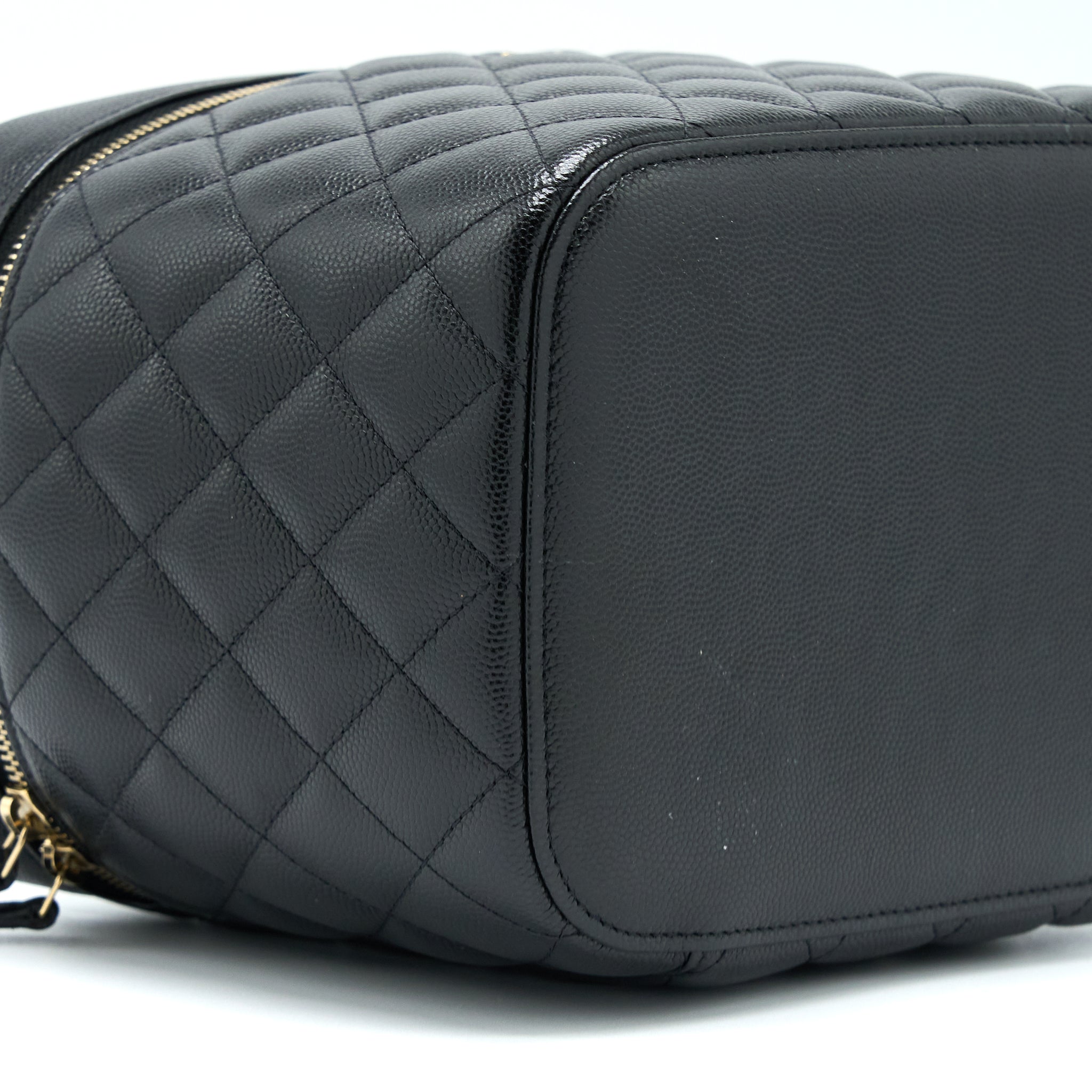chanel-top-handle-vanity-case-caviar-black-lghw-2