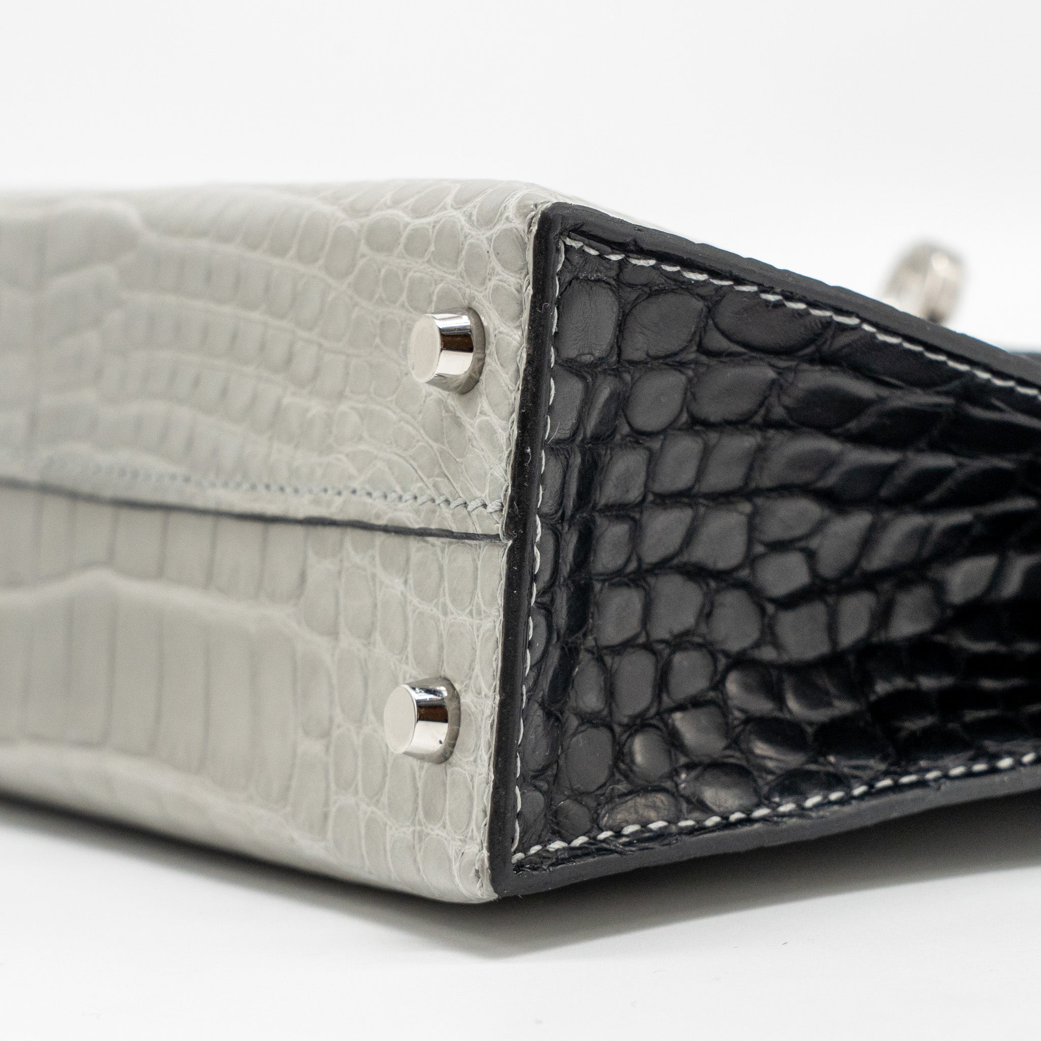 hermes-mini-kelly-ii-alligator-mississippiensis-matt-gris-perle-black-shw-stamp-w