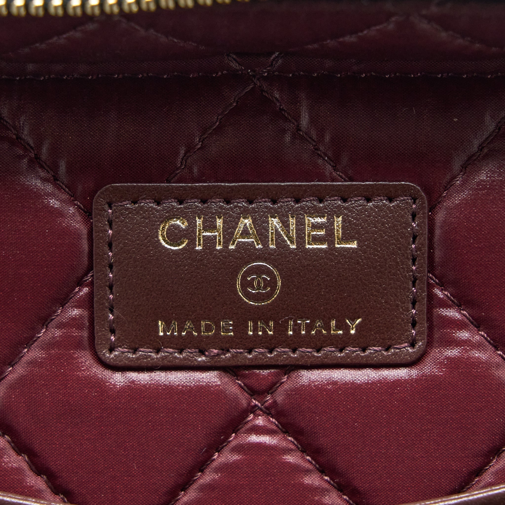 chanel-top-handle-vanity-case-caviar-black-lghw-2