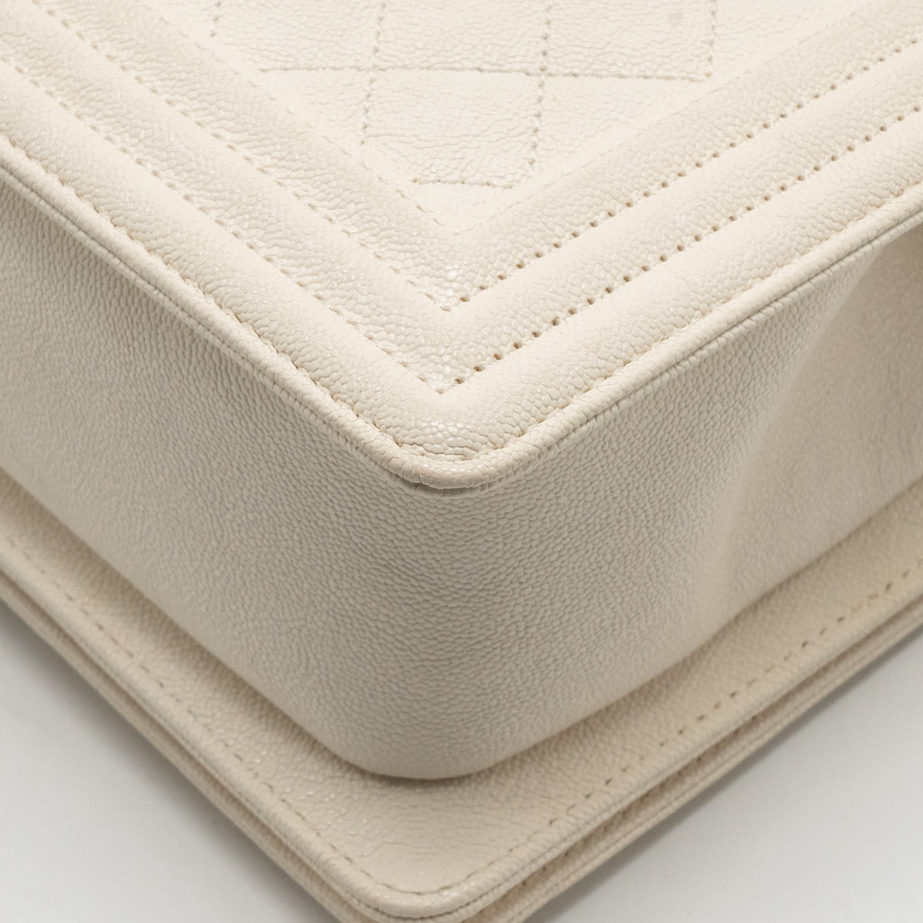 chanel-medium-boy-bag-caviar-white-lghw
