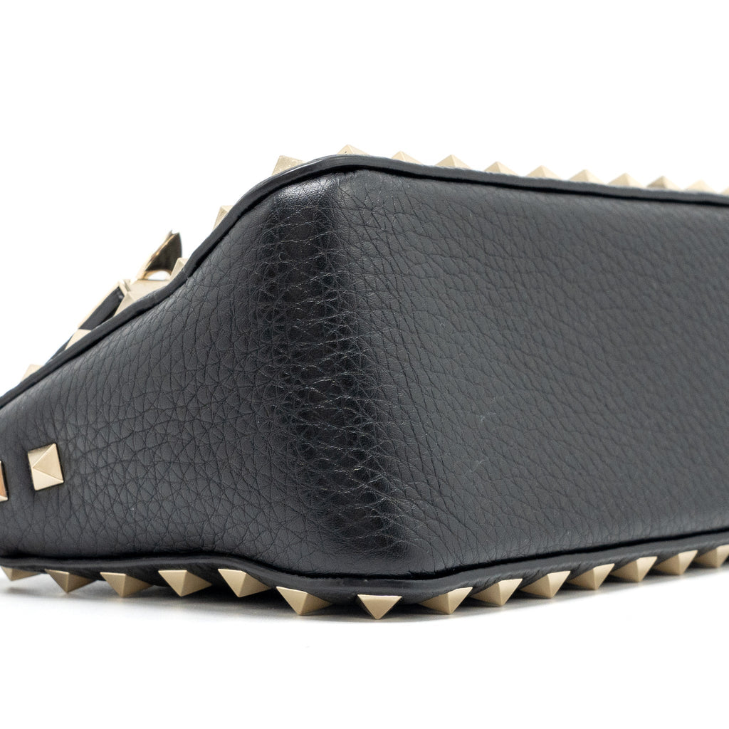 valentino-rockstud-small-top-handle-shoulder-bag-calfskin-black-lghw