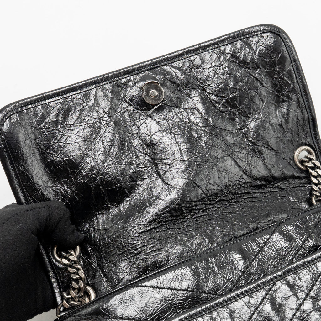 saint-laurent-ysl-medium-niki-calfskin-black-shw-3