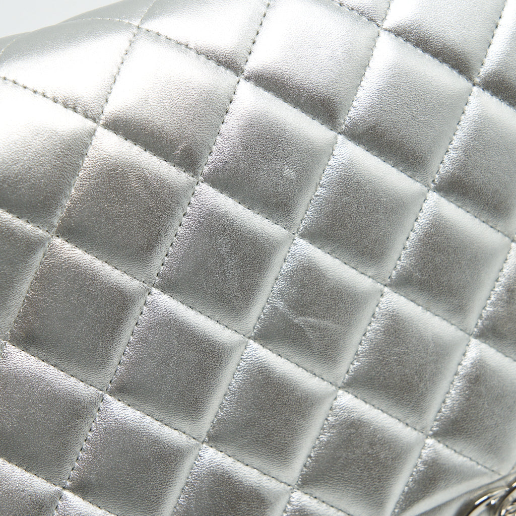 chanel-maxi-classic-double-flap-bag-lambskin-sliver-shw
