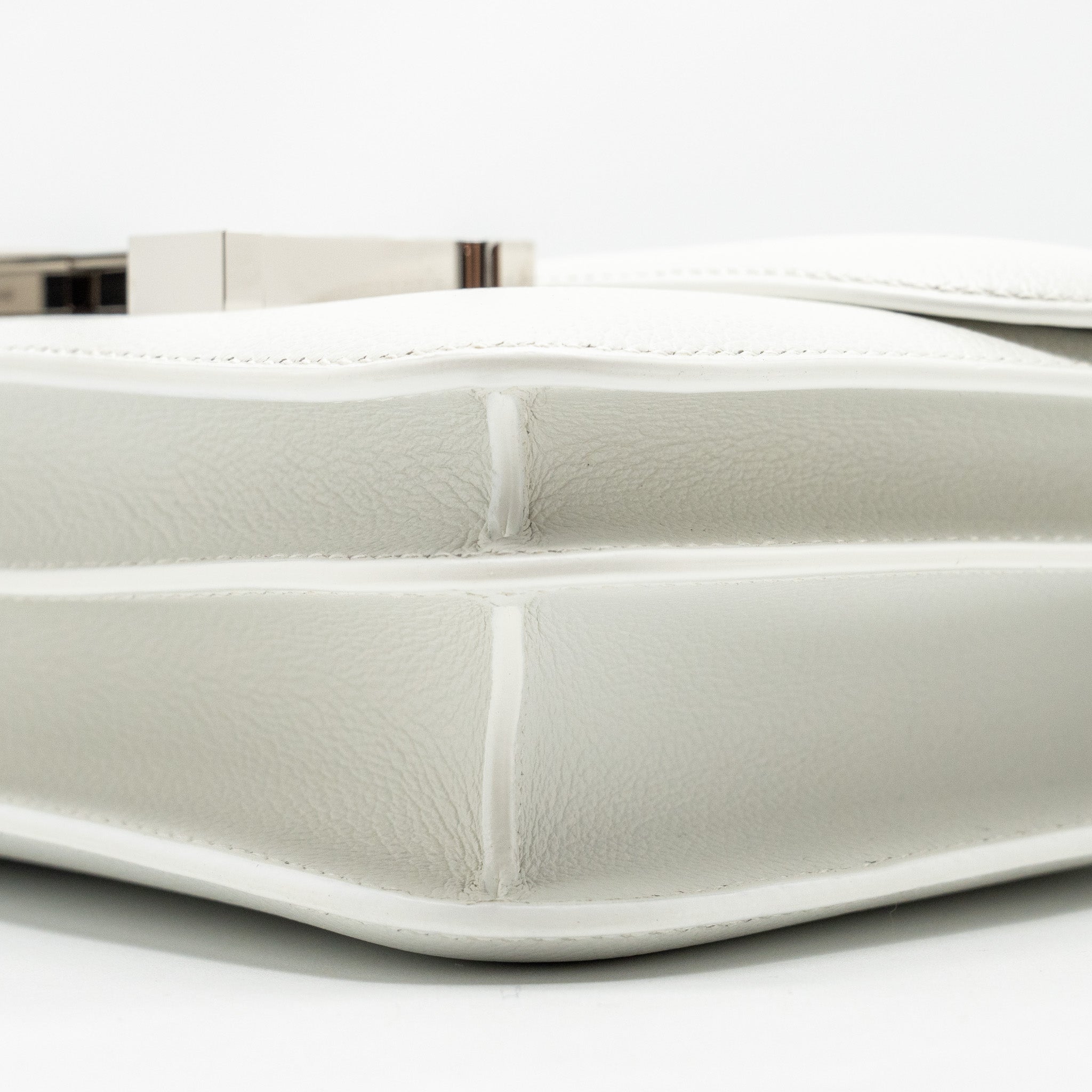 hermes-mini-constance-evercolor-alligator-mississippiensis-lisse-buckle-new-white-gris-ciment-shw-stamp-b-copy-1