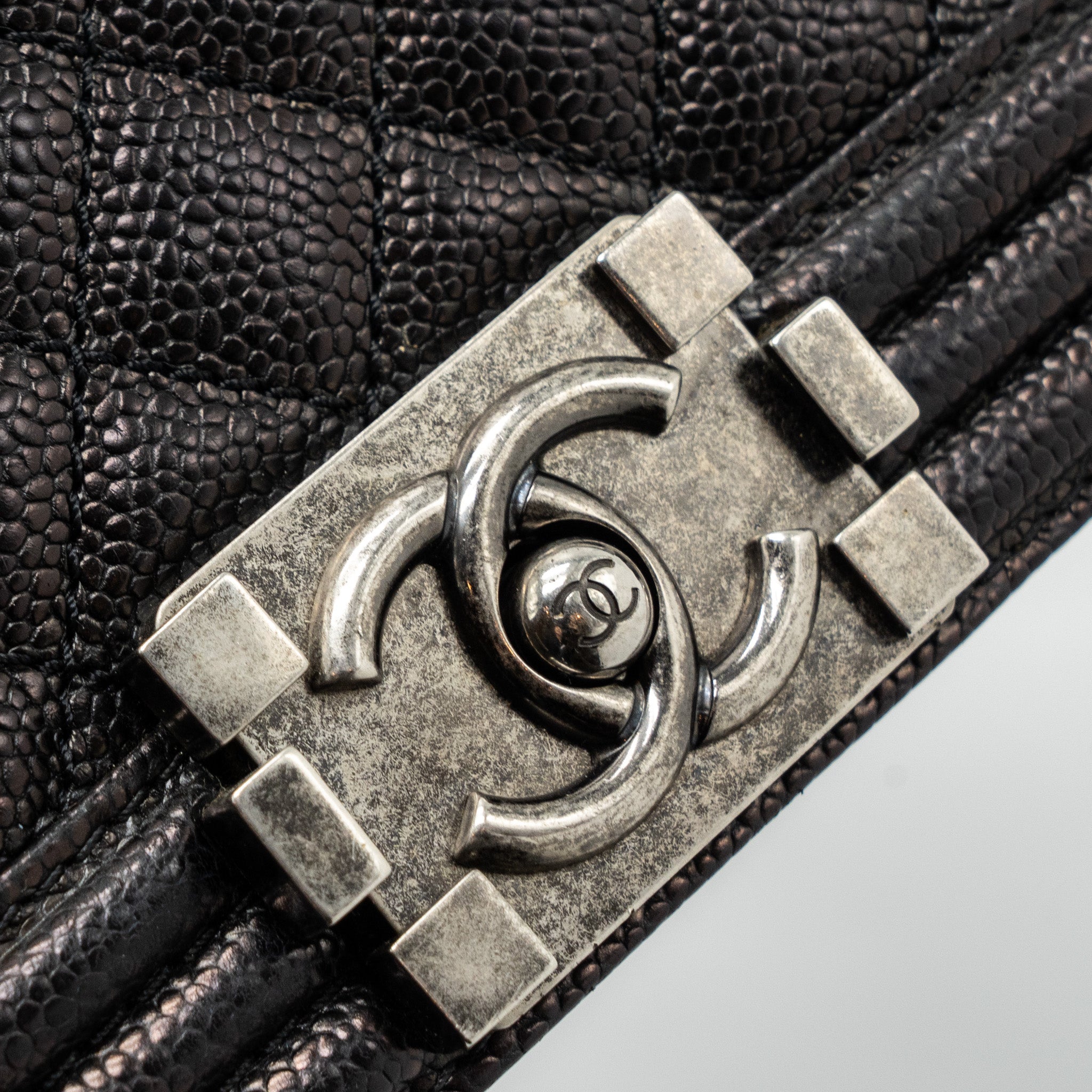 chanel-small-boy-bag-caviar-black-ruthenium-hardware