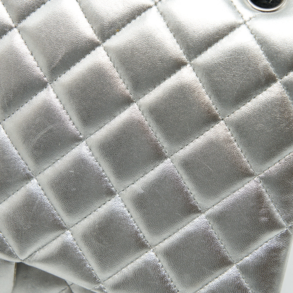 chanel-maxi-classic-double-flap-bag-lambskin-sliver-shw