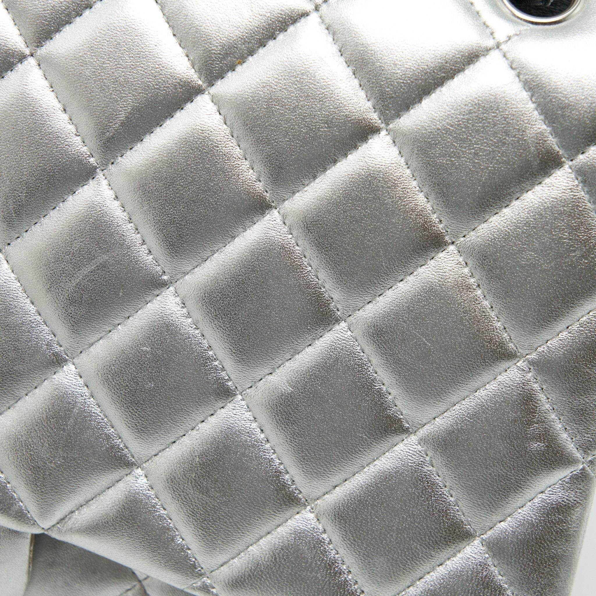 chanel-maxi-classic-double-flap-bag-lambskin-sliver-shw