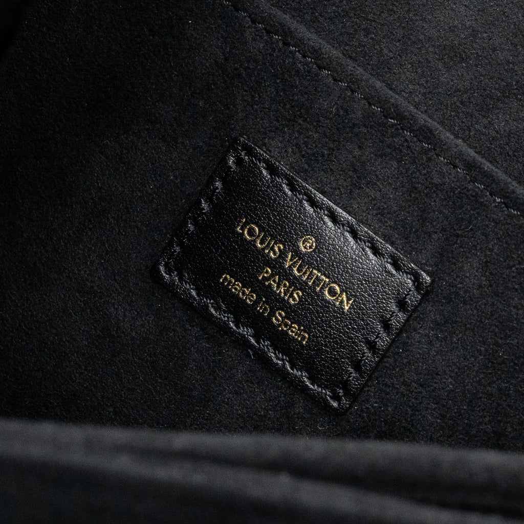 louis-vuitton-dauphine-mm-epi-black-ghw-1