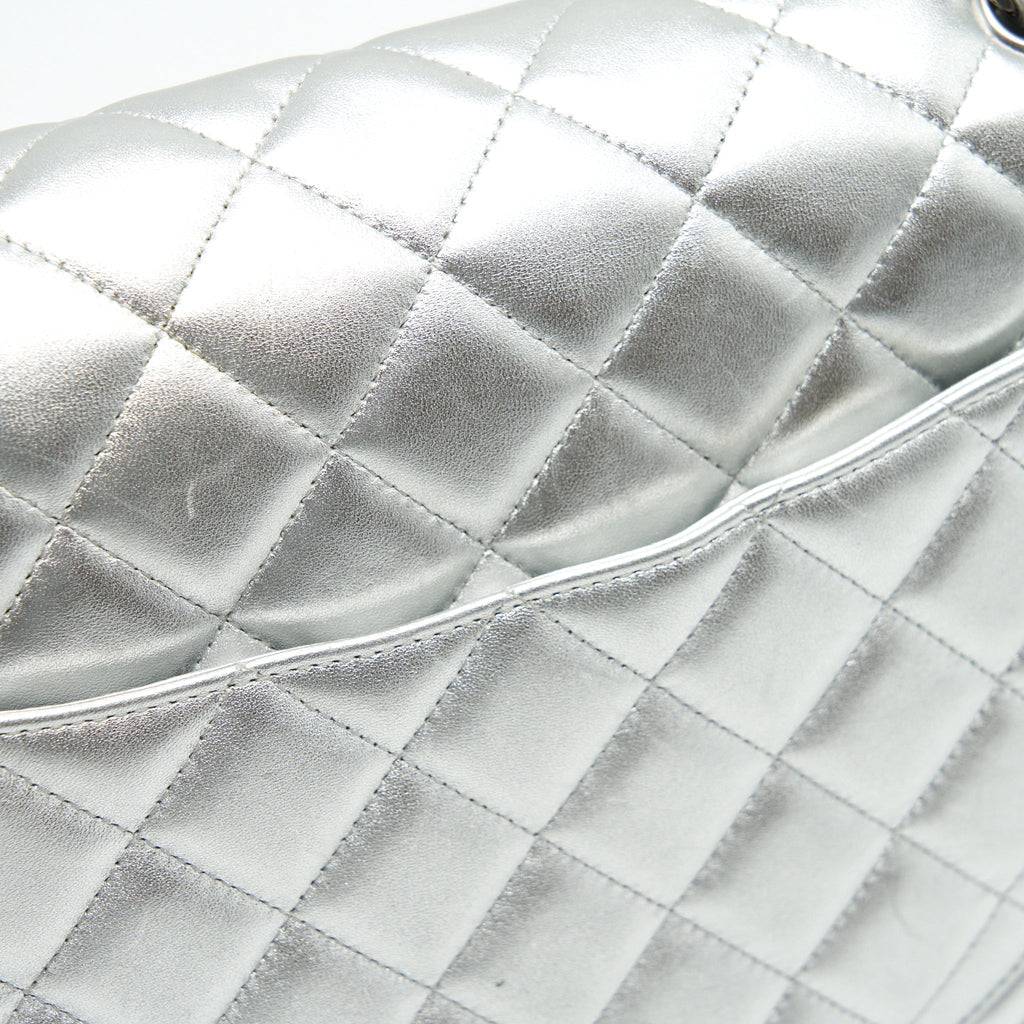 chanel-maxi-classic-double-flap-bag-lambskin-sliver-shw