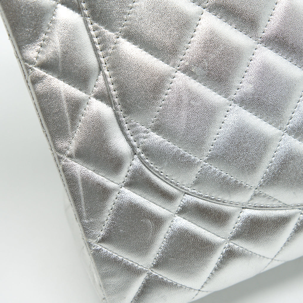 chanel-maxi-classic-double-flap-bag-lambskin-sliver-shw