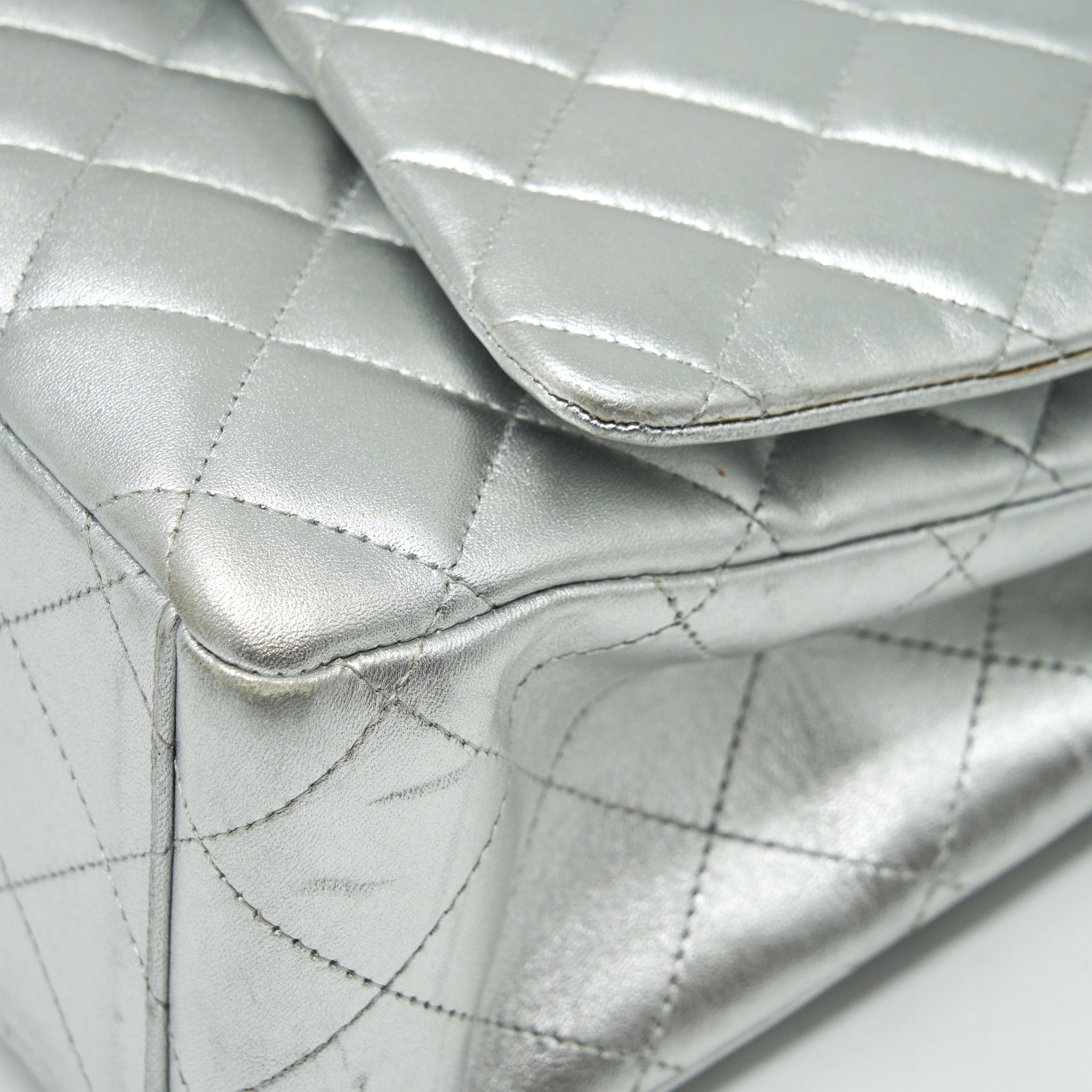 chanel-maxi-classic-double-flap-bag-lambskin-sliver-shw