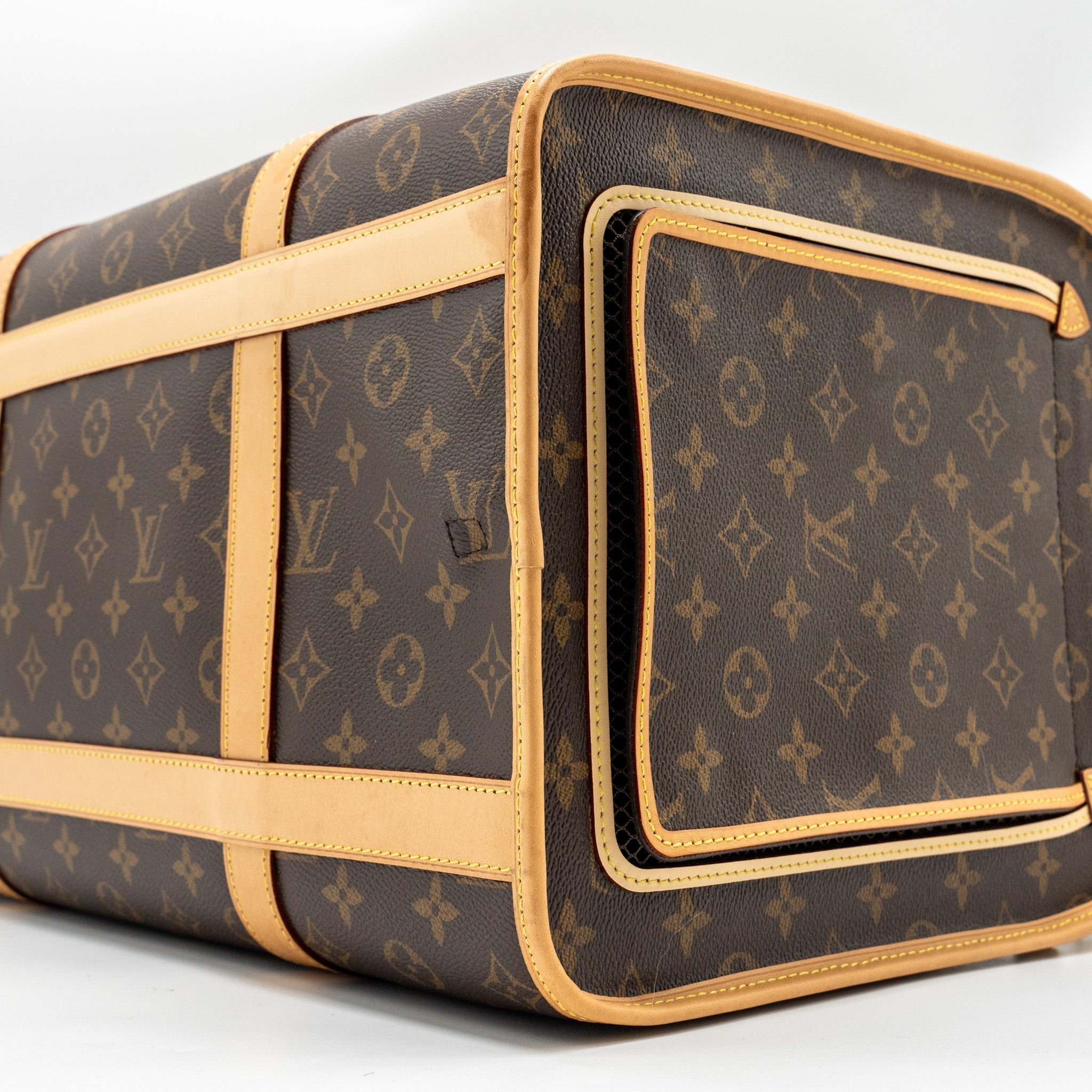 louis-vuitton-dog-bag-monogram-canvas-ghw
