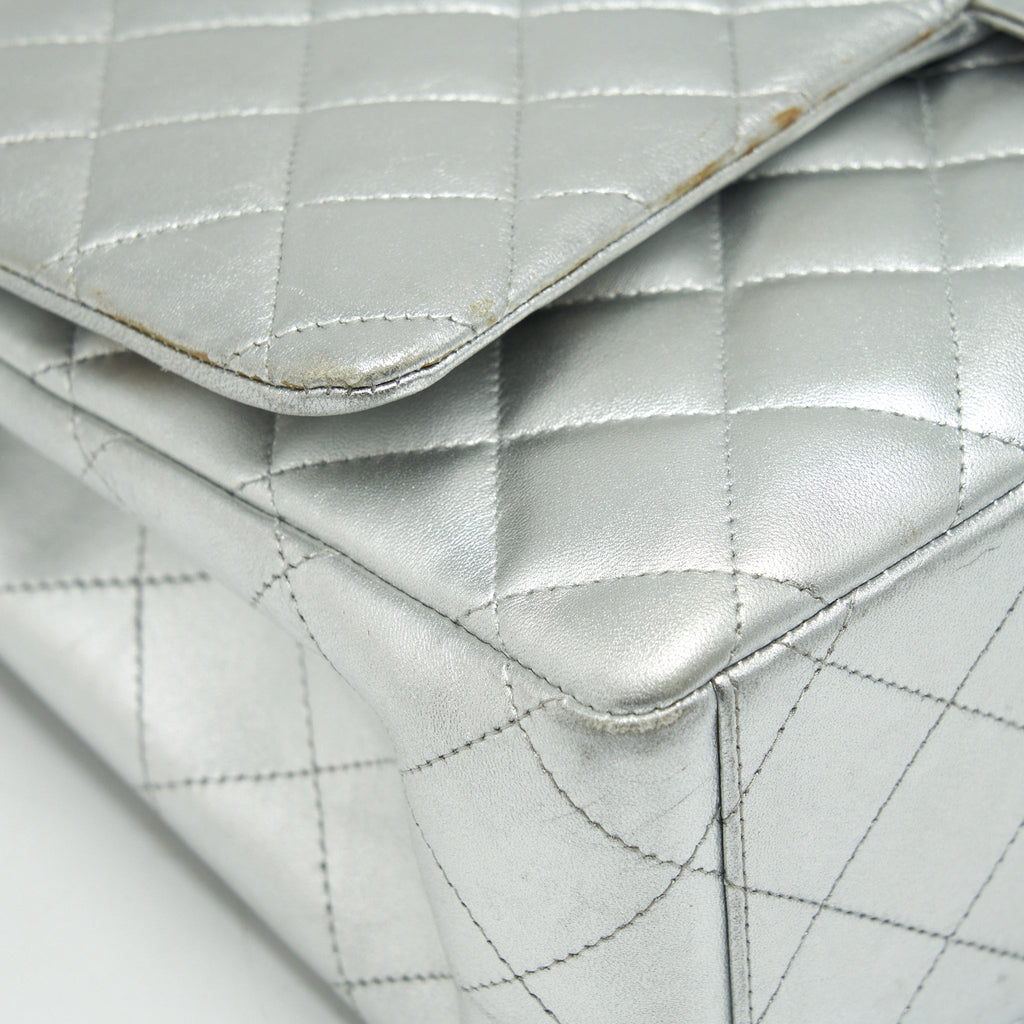 chanel-maxi-classic-double-flap-bag-lambskin-sliver-shw