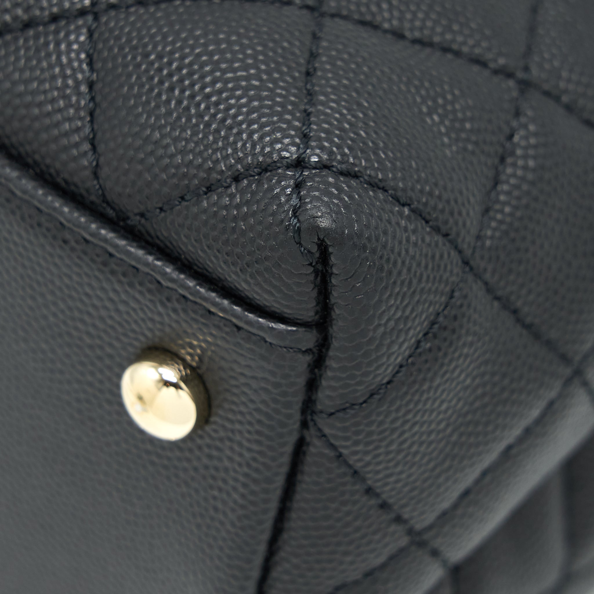 chanel-medium-coco-handle-28cm-caviar-black-lghw