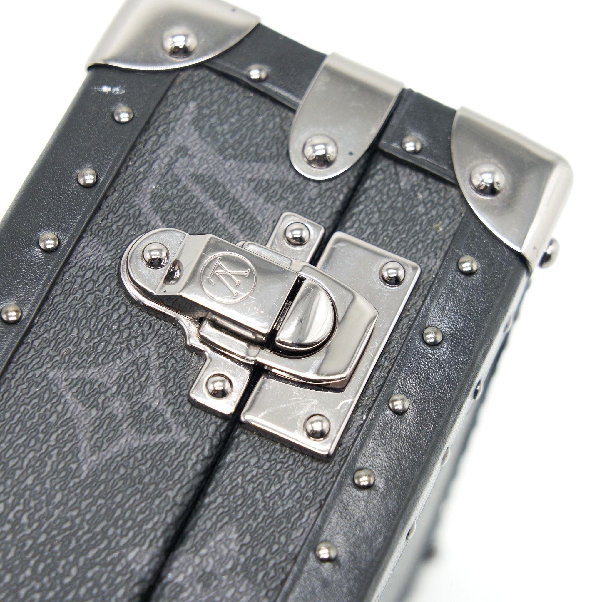 louis-vuitton-malle-trunk-box