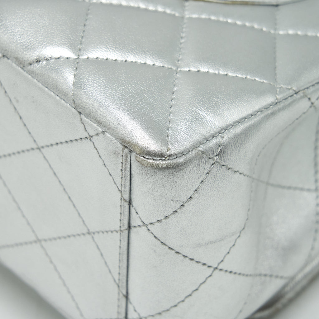 chanel-maxi-classic-double-flap-bag-lambskin-sliver-shw