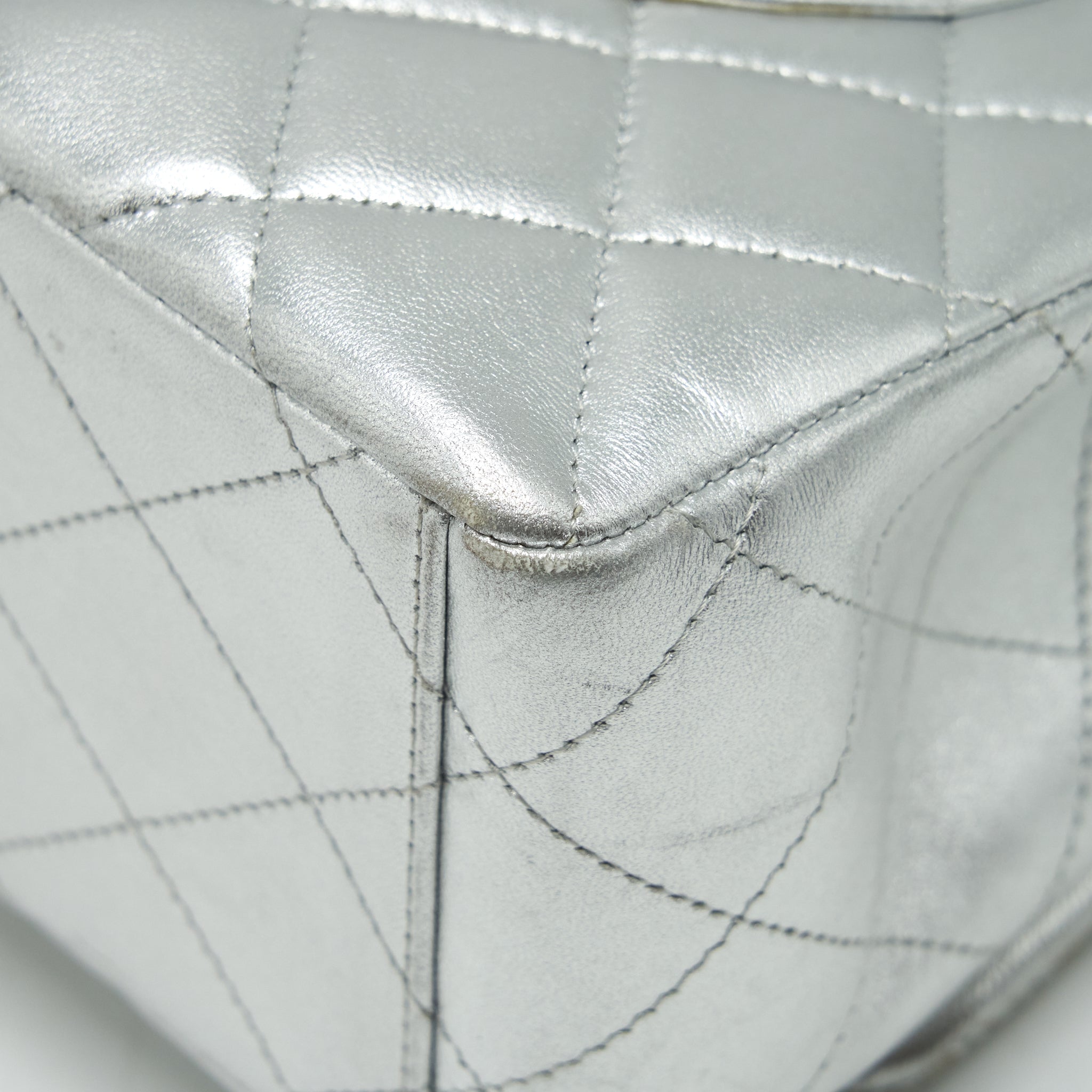 chanel-maxi-classic-double-flap-bag-lambskin-sliver-shw