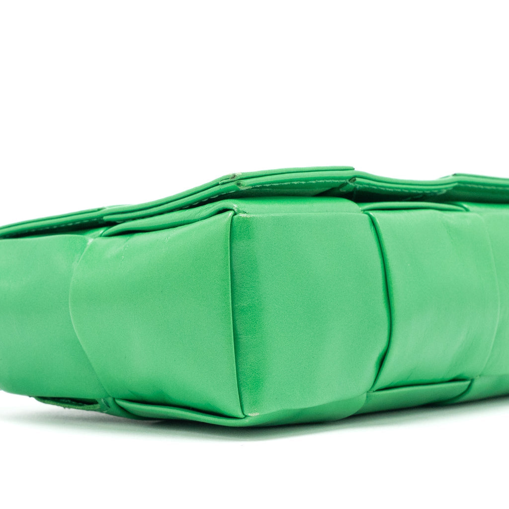 bottega-veneta-cassette-belt-bag-leather-green-shw-copy