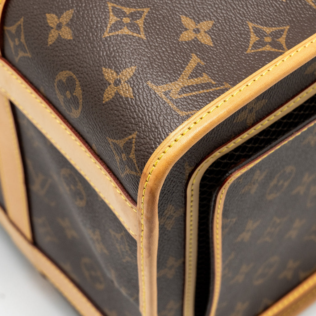 louis-vuitton-dog-bag-monogram-canvas-ghw