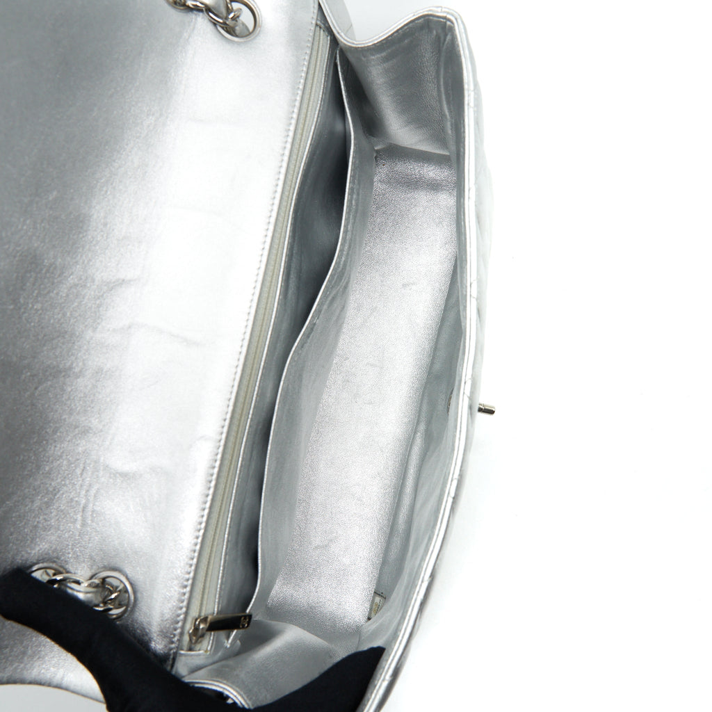 chanel-maxi-classic-double-flap-bag-lambskin-sliver-shw