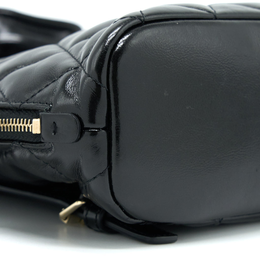 chanel-22a-quilted-backpack-shiny-calfskin-black-lghw