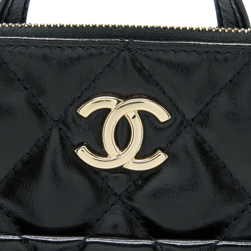 chanel-22a-quilted-backpack-shiny-calfskin-black-lghw