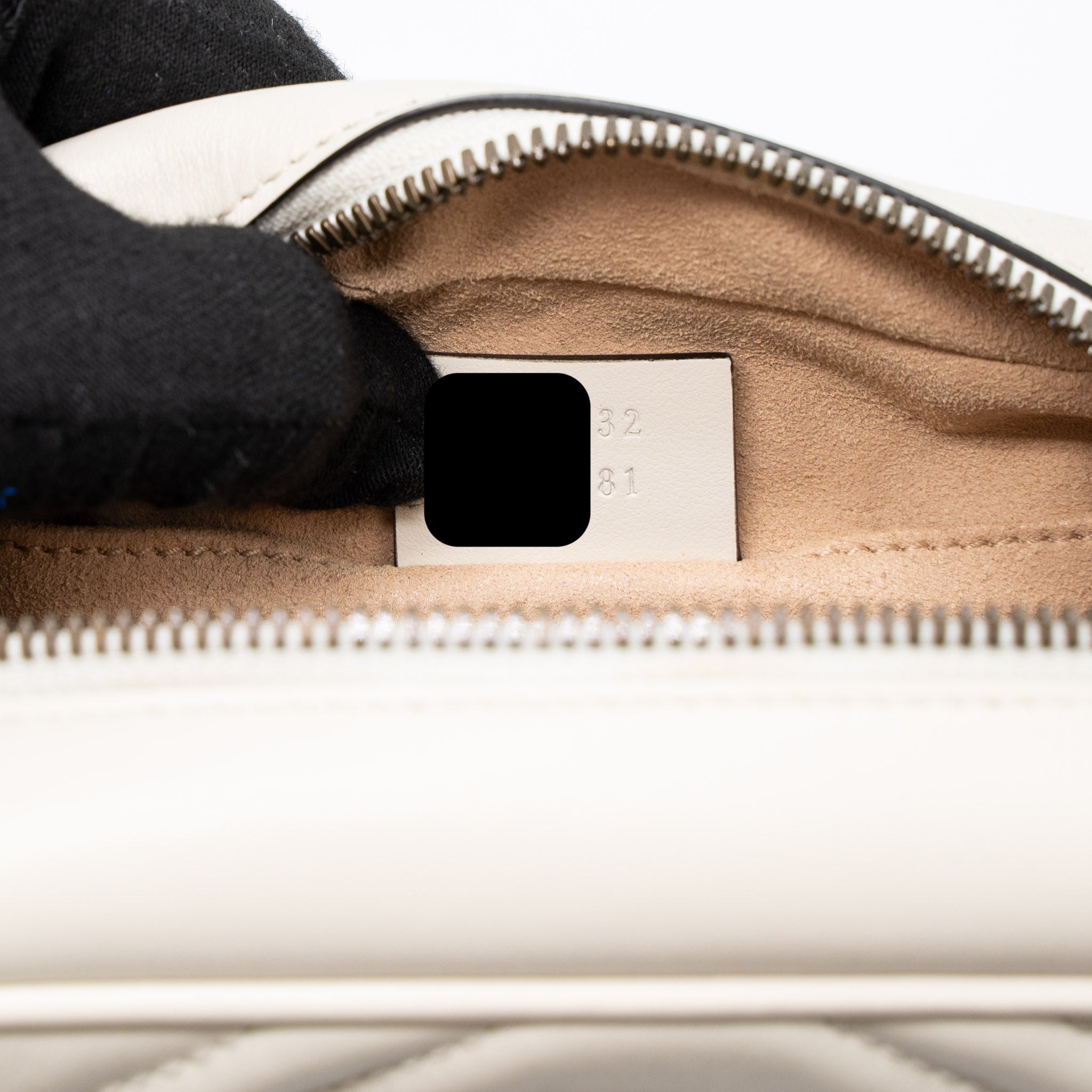 gucci-gg-marmont-camera-shoulder-bag-calfskin-white-ghw