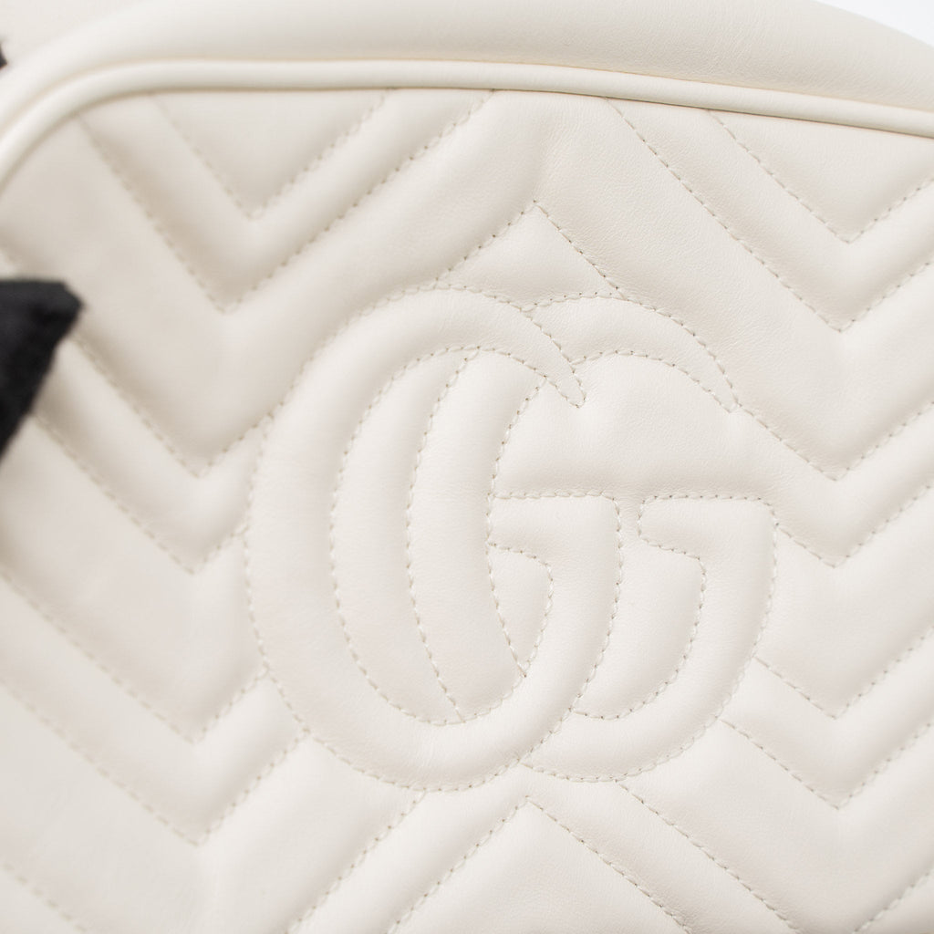gucci-gg-marmont-camera-shoulder-bag-calfskin-white-ghw