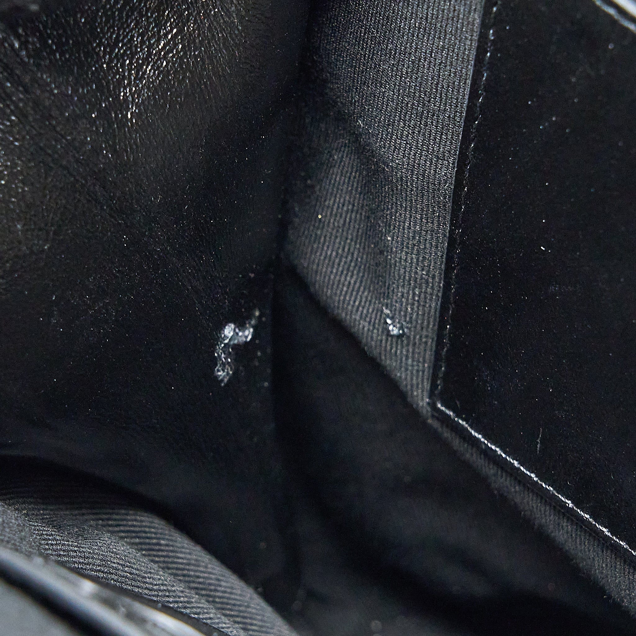chanel-22a-quilted-backpack-shiny-calfskin-black-lghw