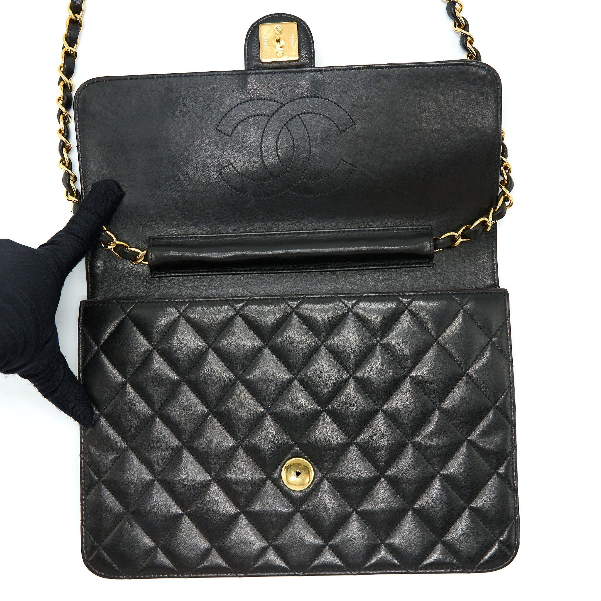 chanel-vintage-flap-bag-lambskin-black-ghw